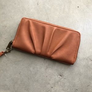 Universal Thread Pleated Wallet/Clutch